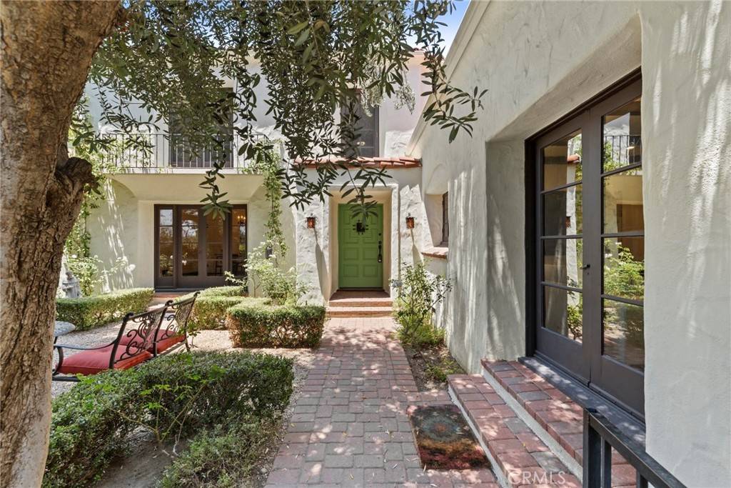 Altadena, CA 91001,2297 Midlothian DR
