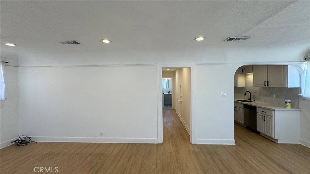 Los Angeles, CA 90047,7322 S Harvard BLVD S