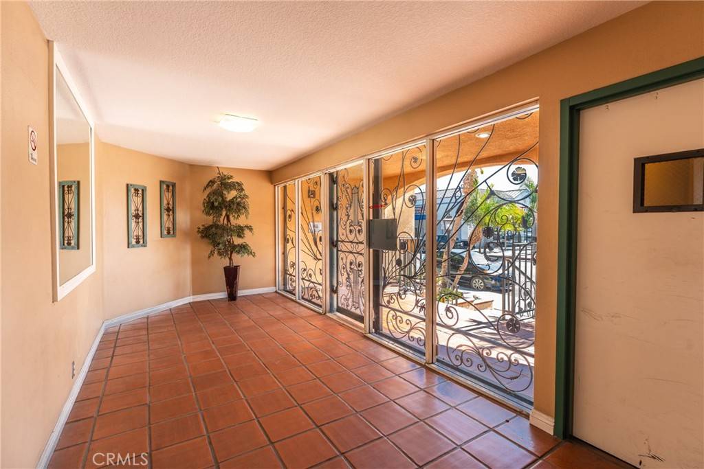 Long Beach, CA 90804,1207 Obispo AVE #107