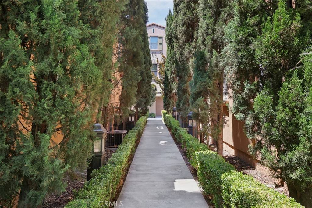 Pasadena, CA 91107,453 N Altadena DR #5