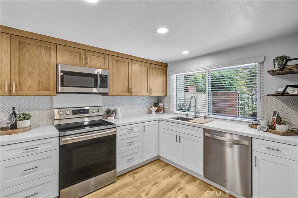Irvine, CA 92612,4 Dogwood N