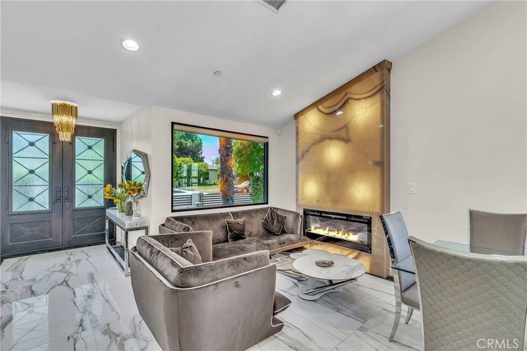 Burbank, CA 91506,238 S Lincoln ST