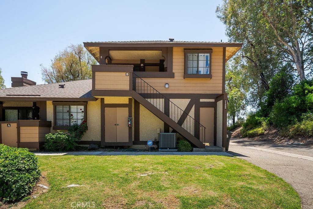 Diamond Bar, CA 91765,21600 Laurelrim DR #B