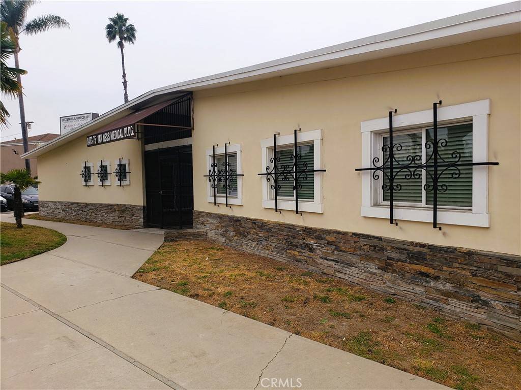 Inglewood, CA 90305,8473 S Van Ness AVE