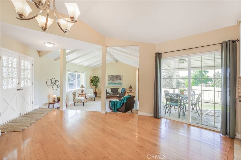 La Crescenta, CA 91214,2302 Jayma LN