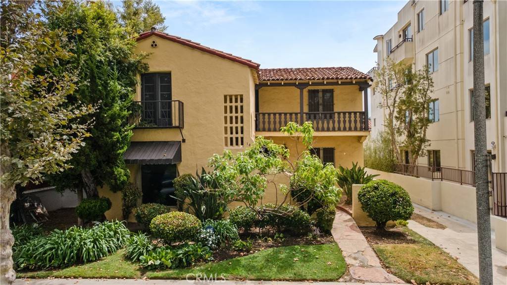 Beverly Hills, CA 90211,138 N Swall DR