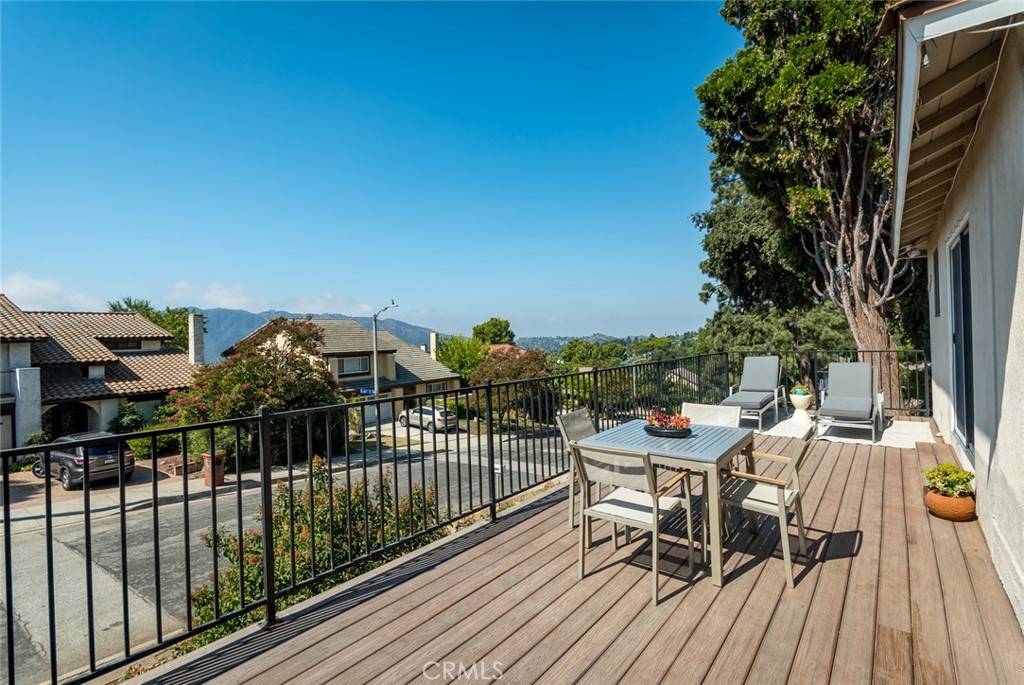 La Crescenta, CA 91214,2861 Markridge RD