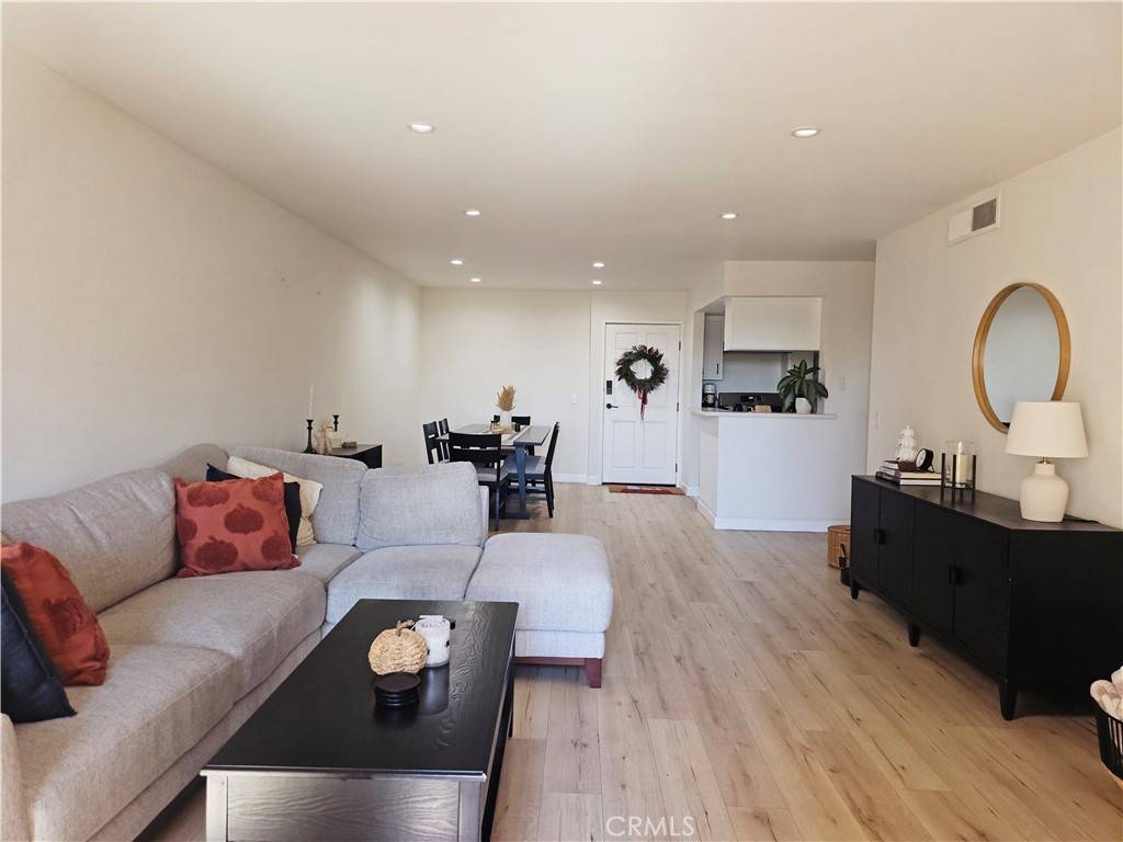 Glendale, CA 91204,424 Oak ST #324