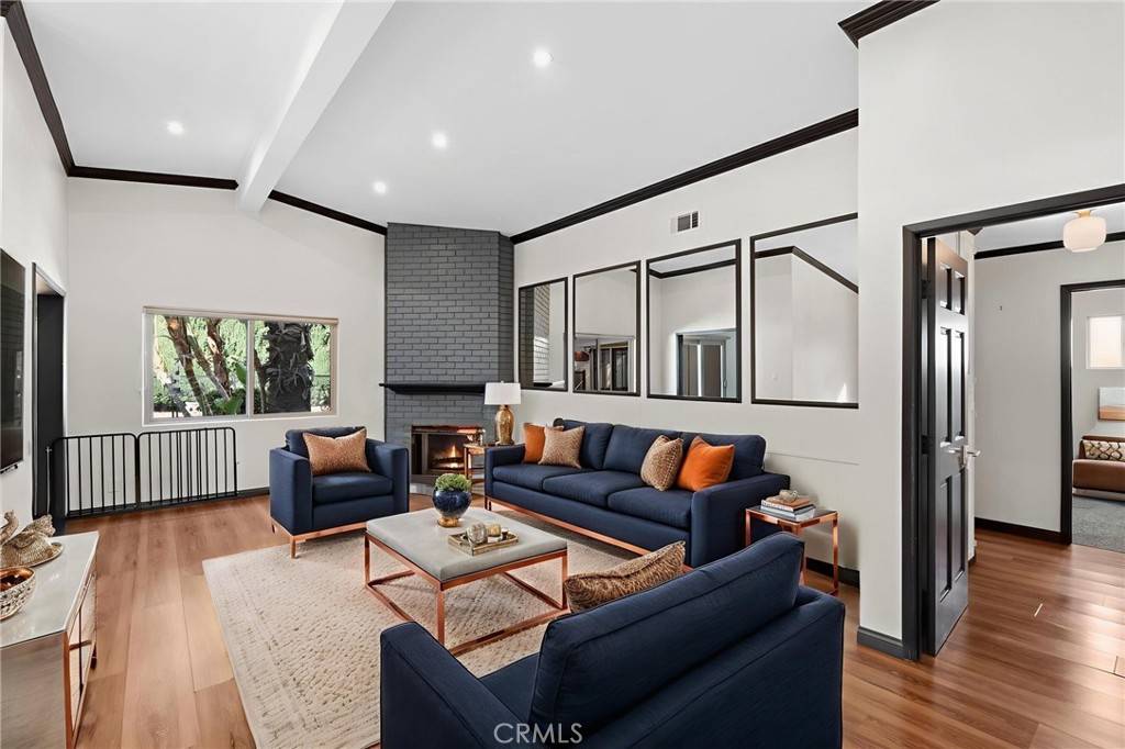 Lake Balboa, CA 91406,6417 Graves