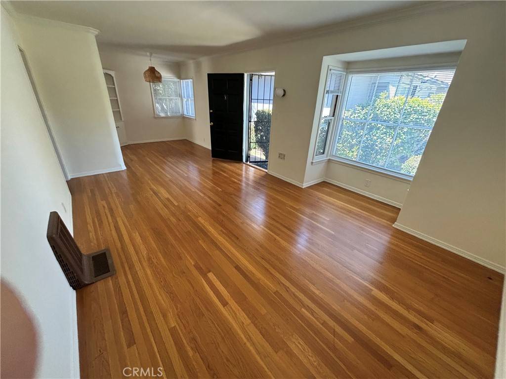 Pasadena, CA 91107,68 S Eastern