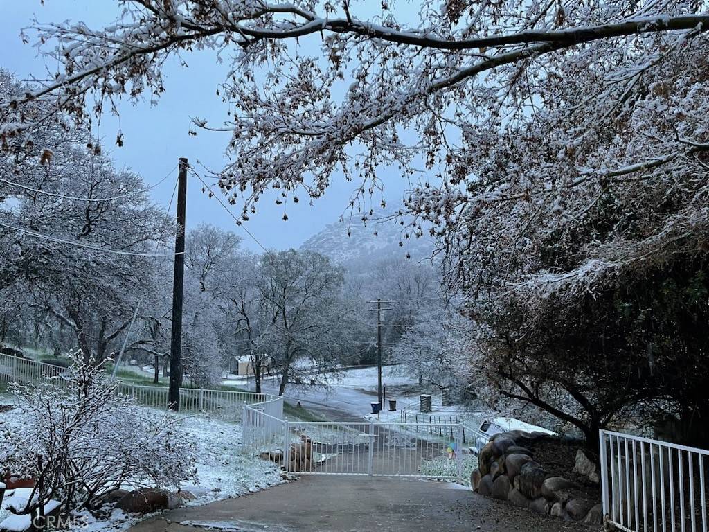 Three Rivers, CA 93271,40820 Oak Ridge DR