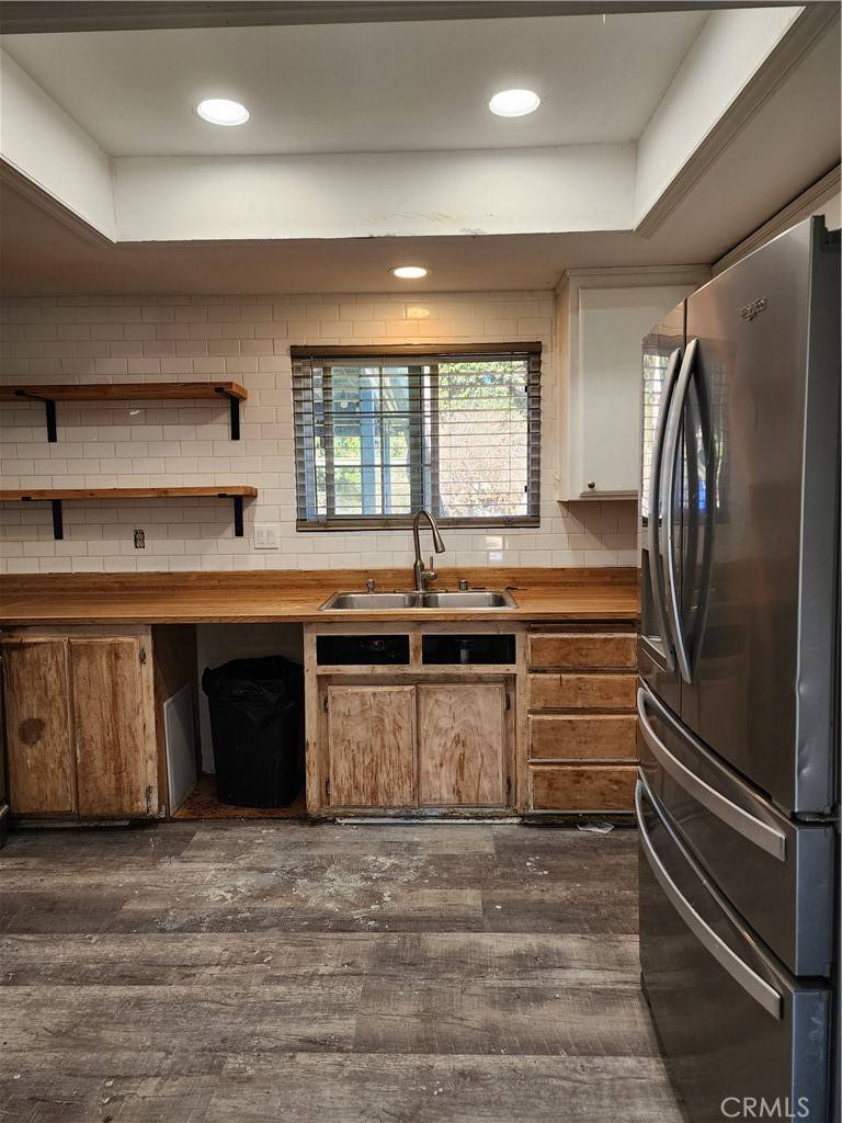 Lompoc, CA 93436,905 W Cypress AVE