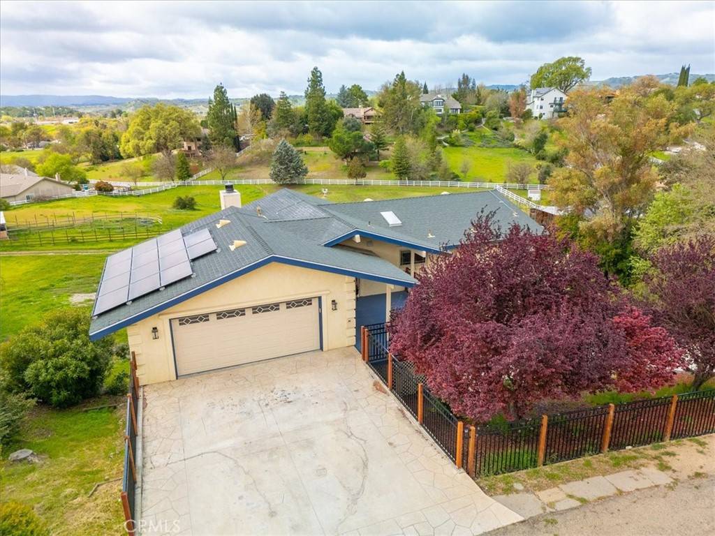 Paso Robles, CA 93446,1042 Vista Grande ST