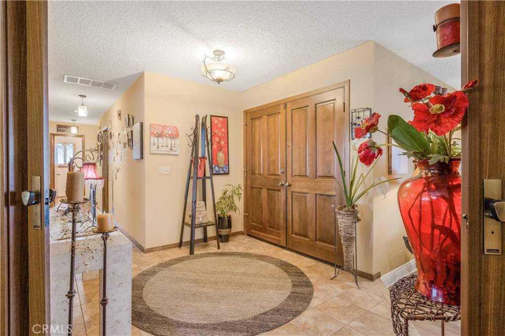 Santa Maria, CA 93454,734 Pioneer DR