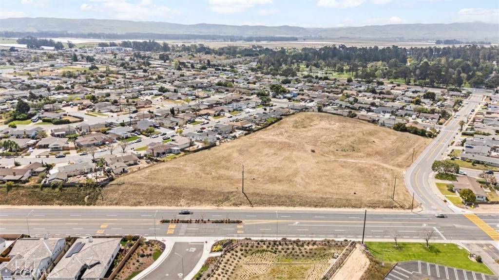 Santa Maria, CA 93455,400 E Waller LN