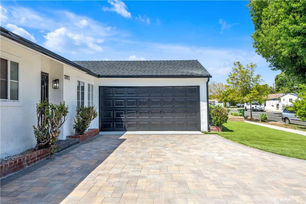 Reseda, CA 91335,7927 Zelzah AVE