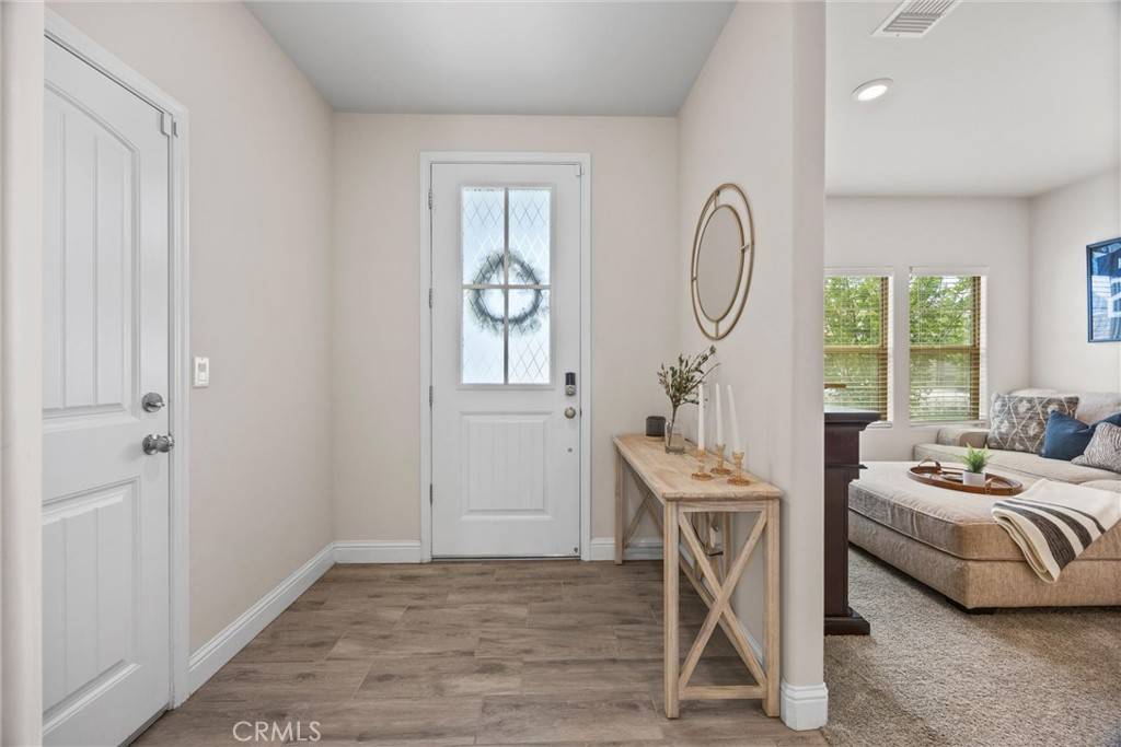Shafter, CA 93263,9008 Pine Breeze LN