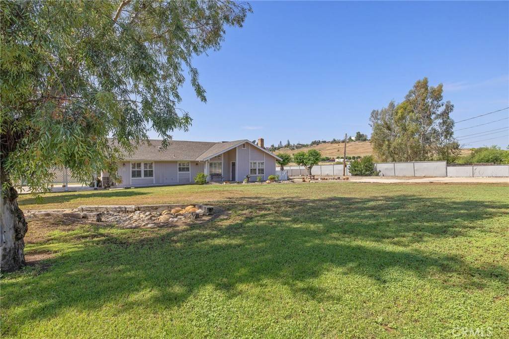 Porterville, CA 93257,141 W Reid AVE