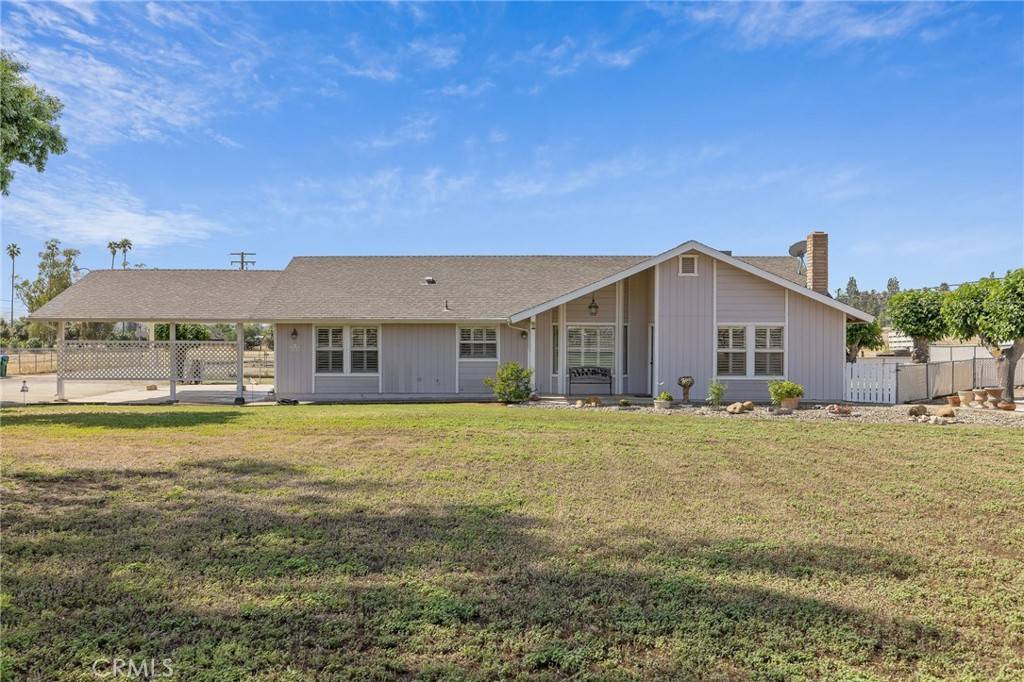 Porterville, CA 93257,141 W Reid AVE