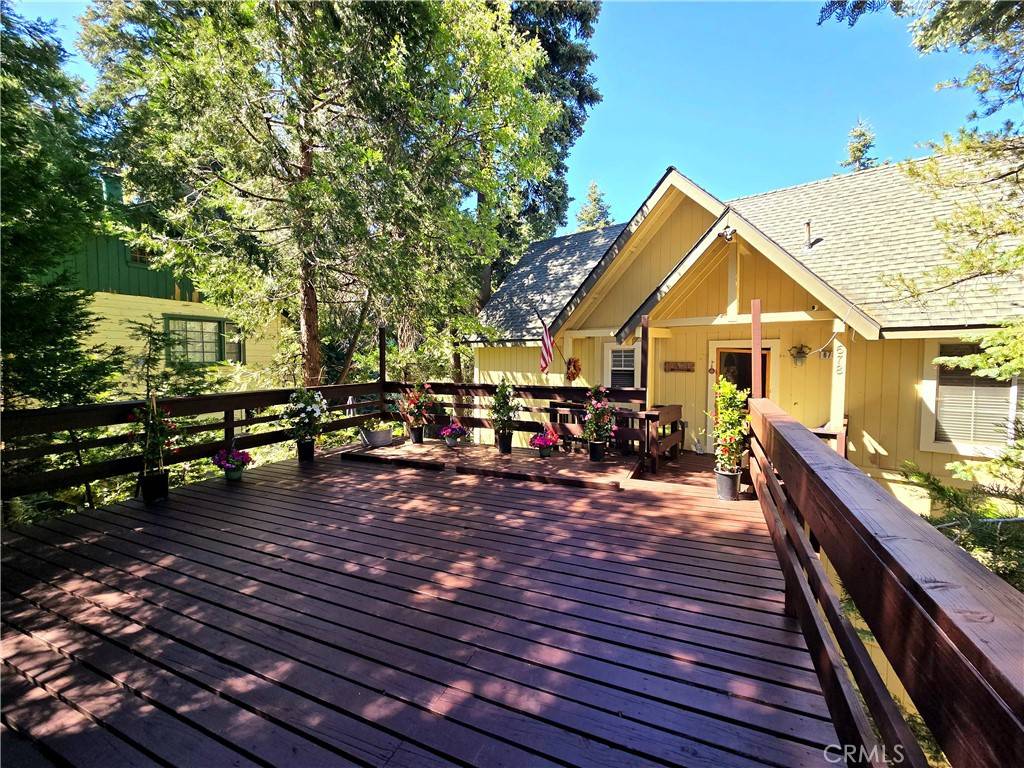 Lake Arrowhead, CA 92352,678 Buckingham SQ