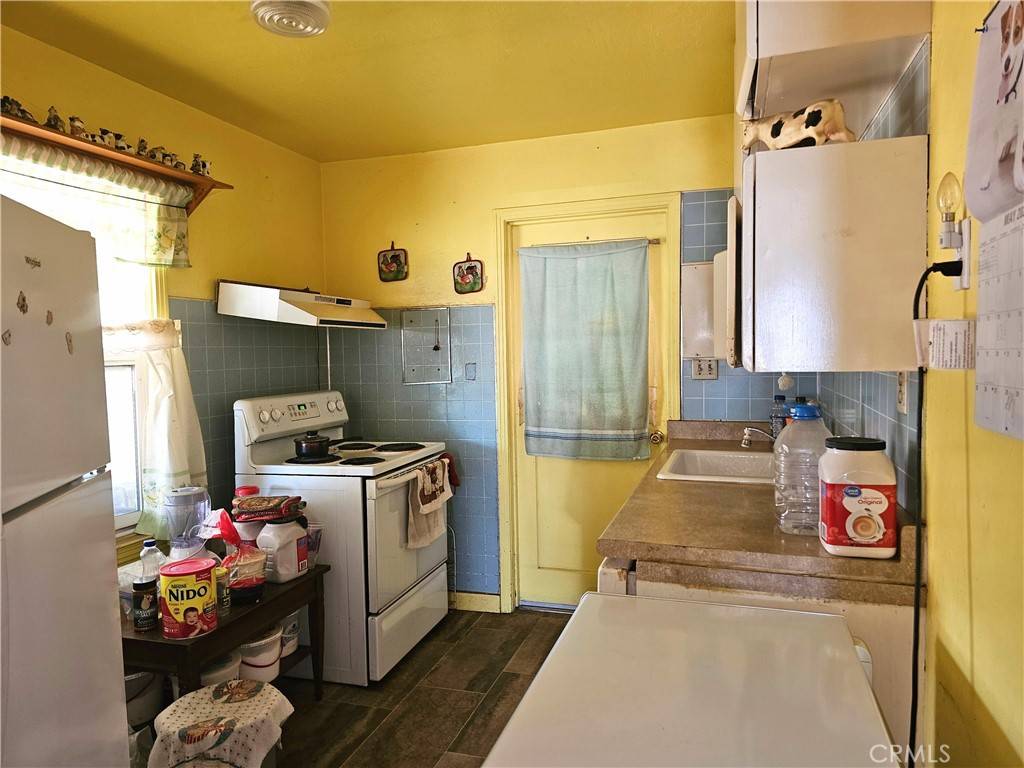 Hanford, CA 93230,415 E Florinda ST