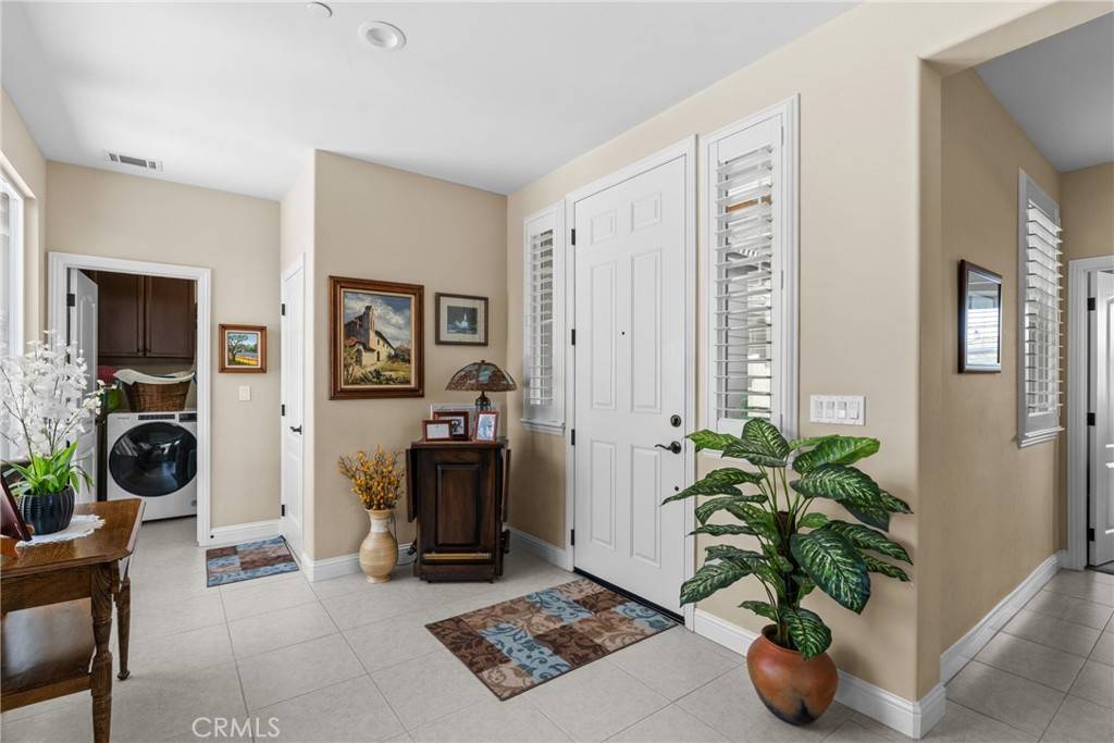 Santa Maria, CA 93455,905 Romneya LN