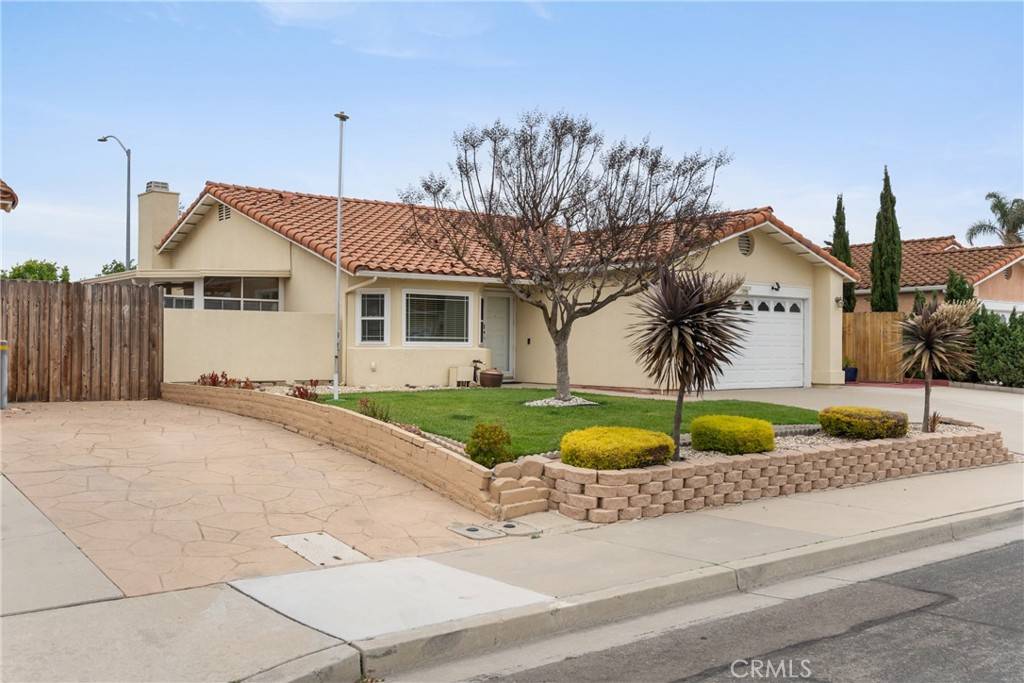 Santa Maria, CA 93455,445 El Nido CT