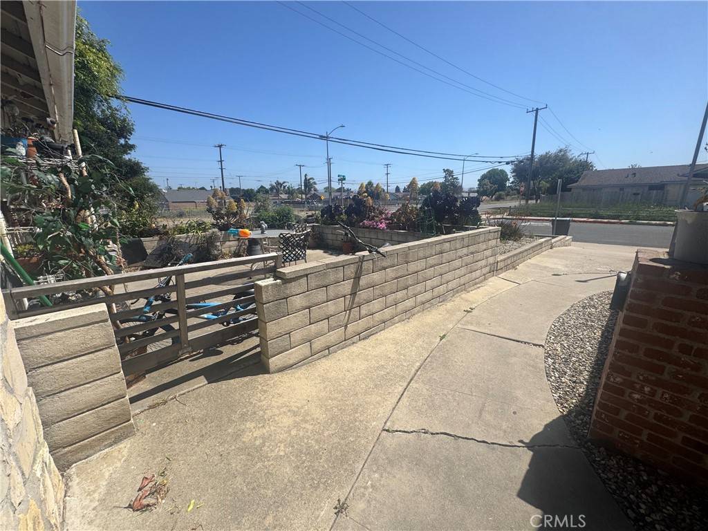 Lompoc, CA 93436,401 S R ST