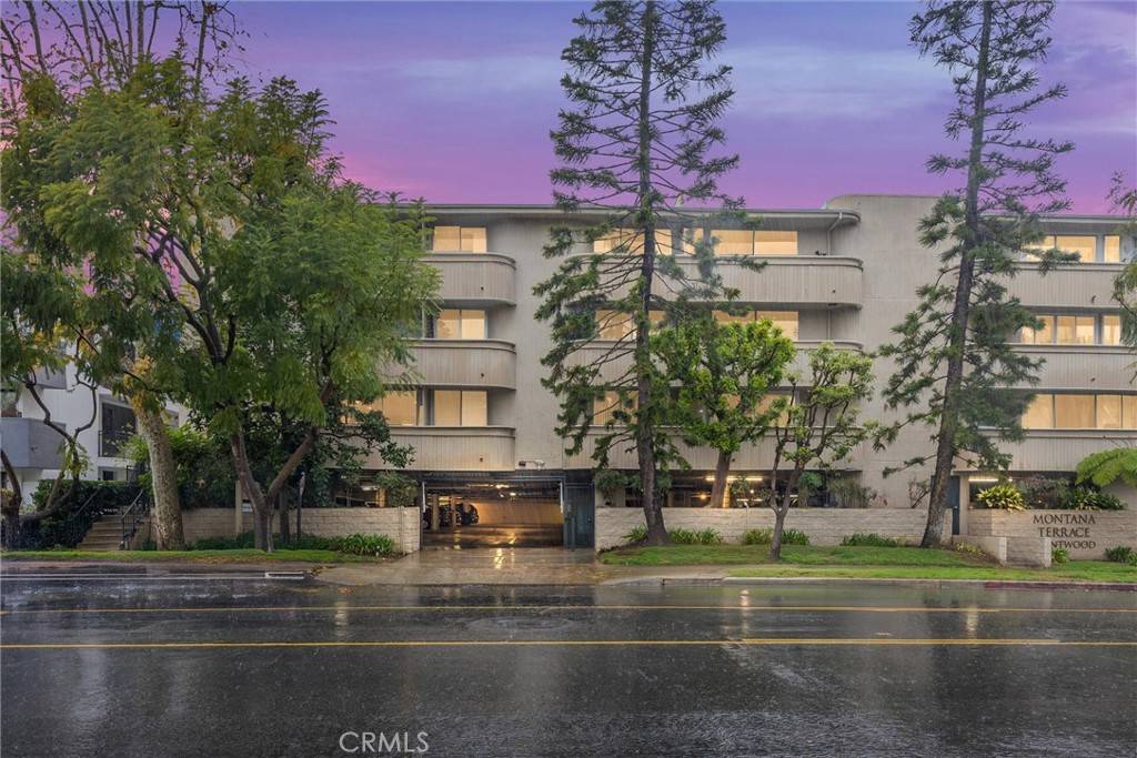 Los Angeles, CA 90049,11645 Montana AVE #121