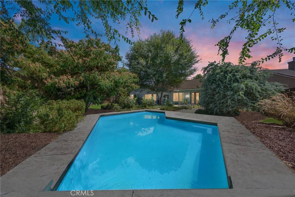 Bakersfield, CA 93311,1302 Calaveras Park DR