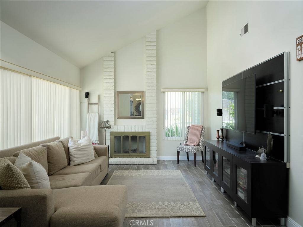 Santa Maria, CA 93455,402 Espalier DR