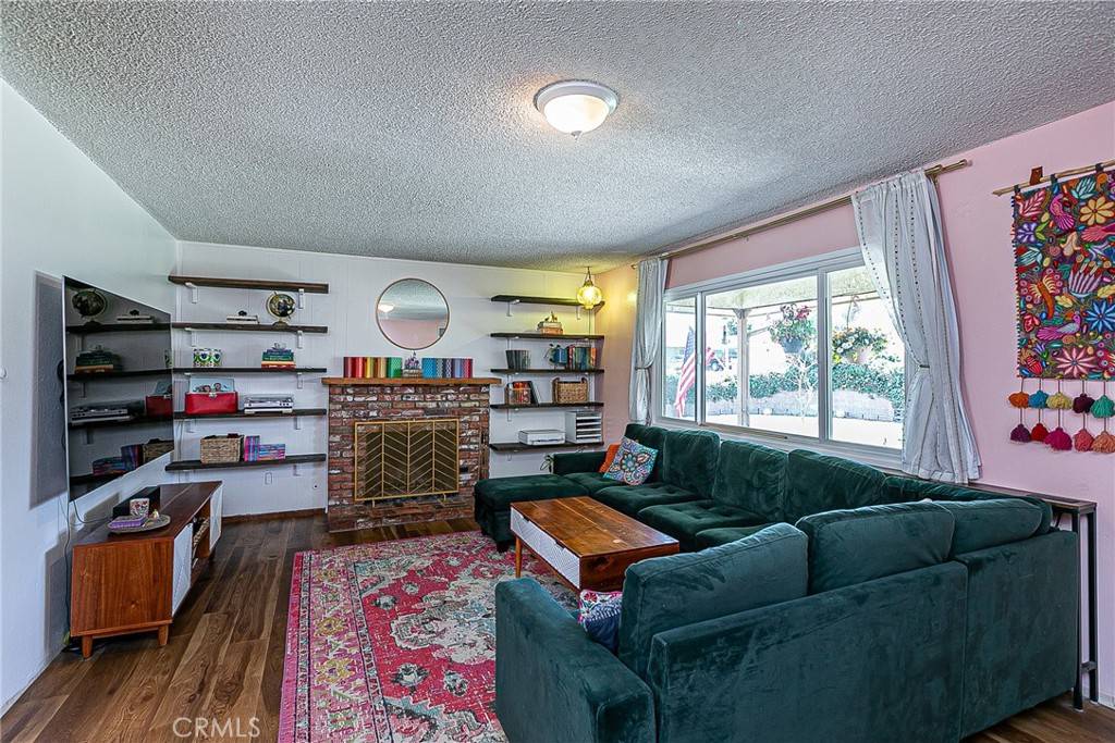 Santa Maria, CA 93455,271 Ross LN