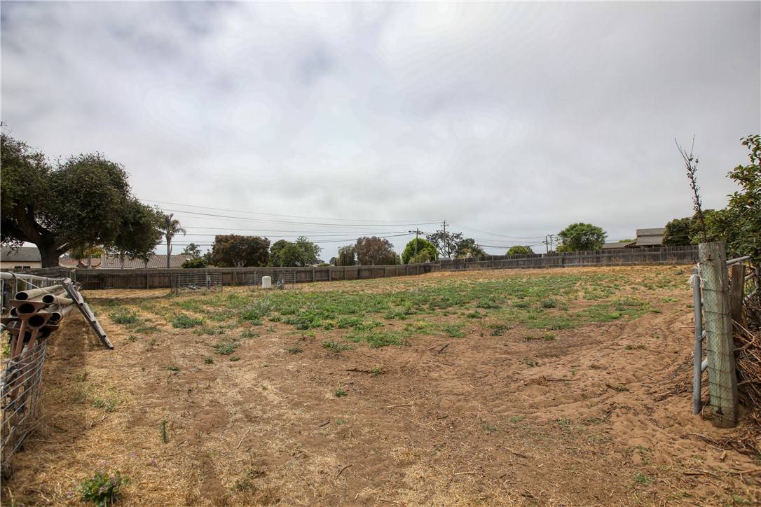 Grover Beach, CA 93433,1591 1601 Farroll RD