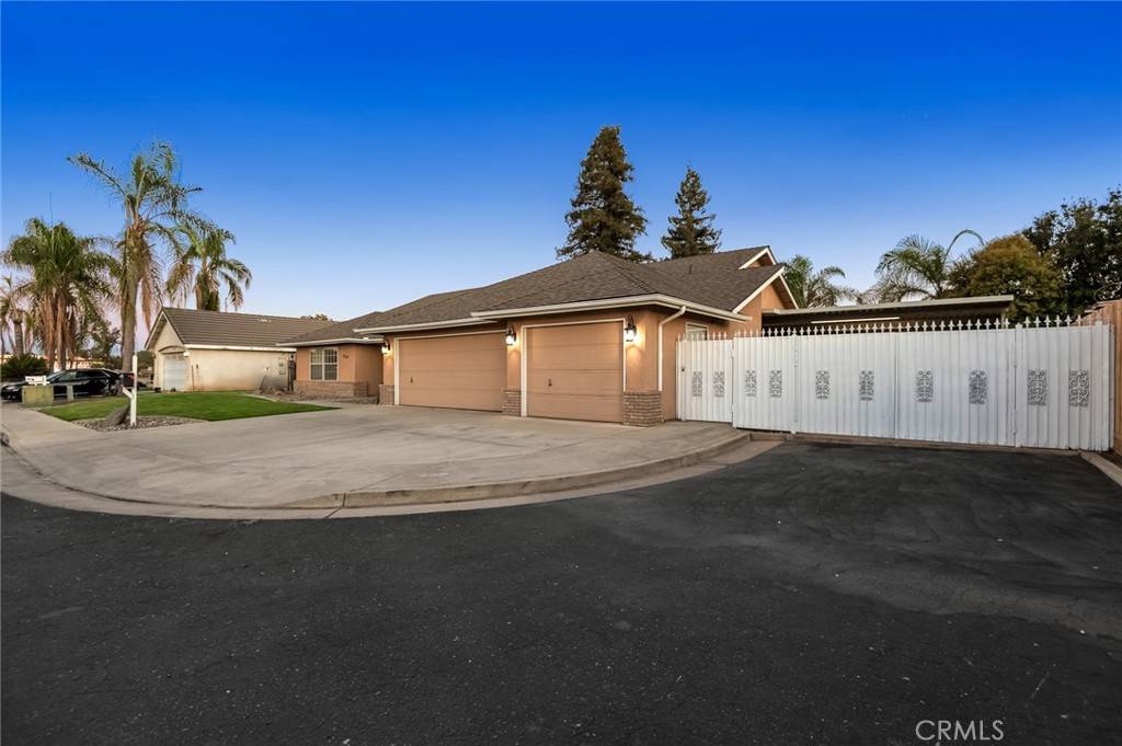 Visalia, CA 93292,3529 E Cecil CT