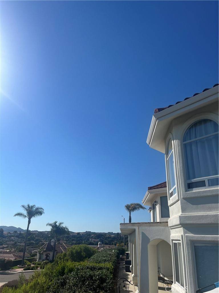 Arroyo Grande, CA 93420,289 Mercedes LN
