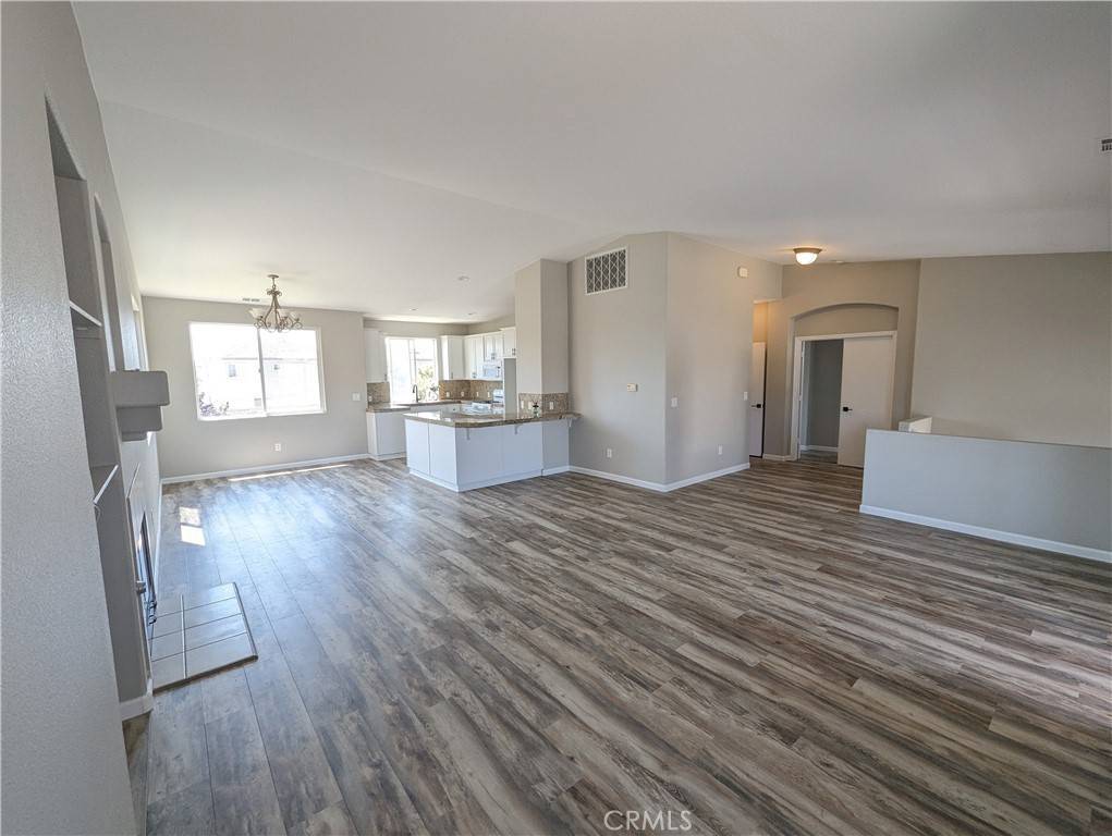 Santa Maria, CA 93458,808 Damask CT