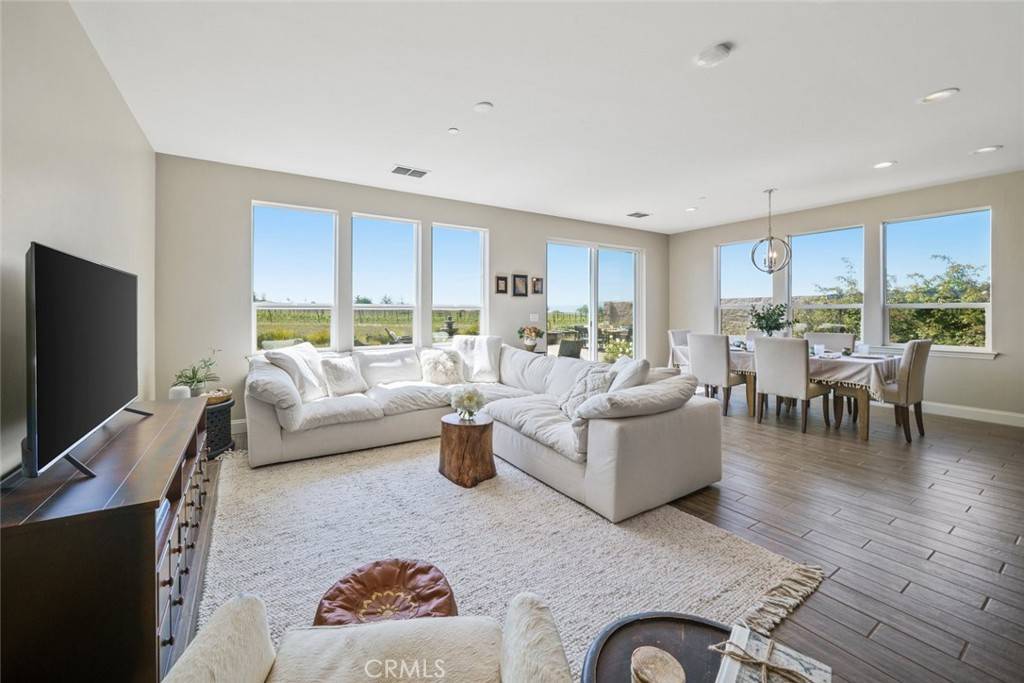 Nipomo, CA 93444,1245 Justin LN