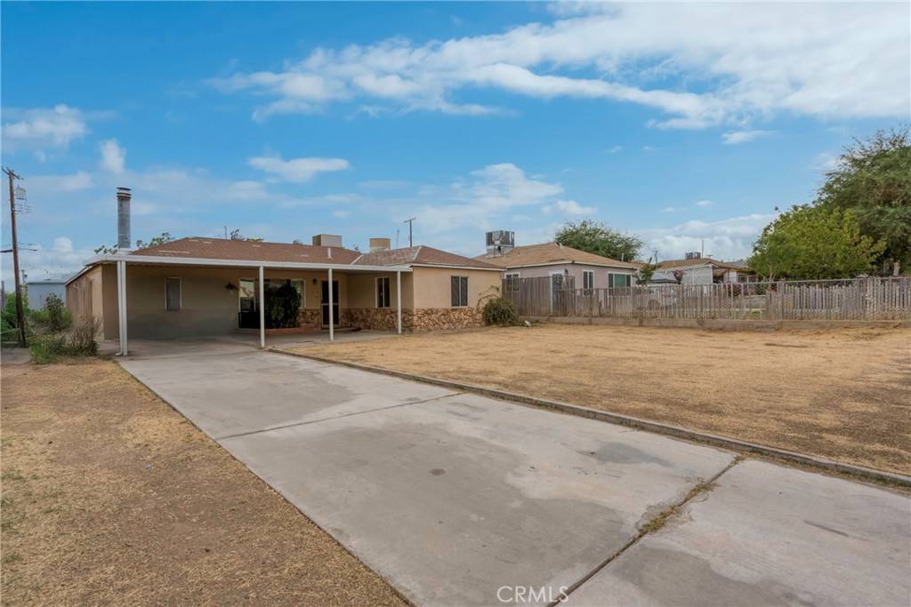 Bakersfield, CA 93306,1404 Royal WAY