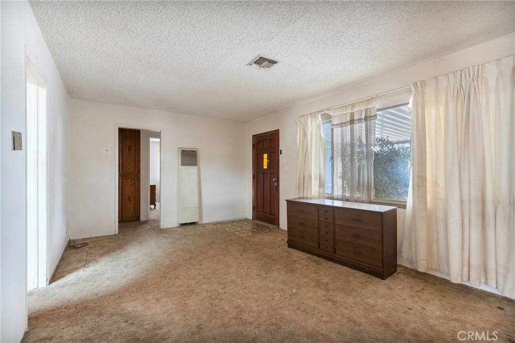 Bakersfield, CA 93306,1404 Royal WAY