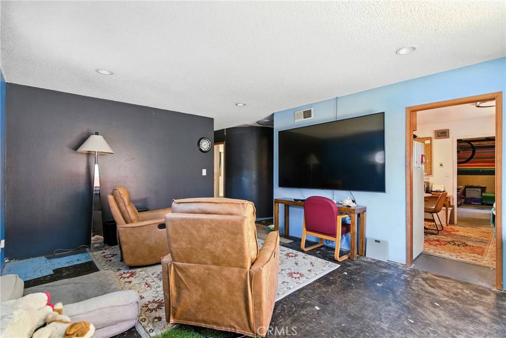 Lompoc, CA 93436,1408 W Walnut AVE