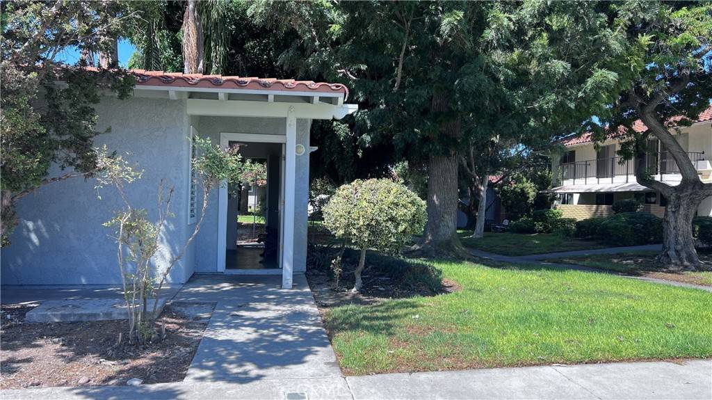 Laguna Woods, CA 92637,2119 Via Puerta #N