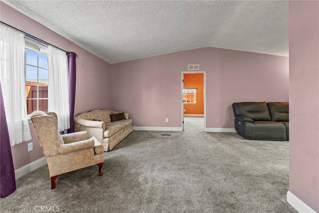 Santa Maria, CA 93455,977 S Ridge View