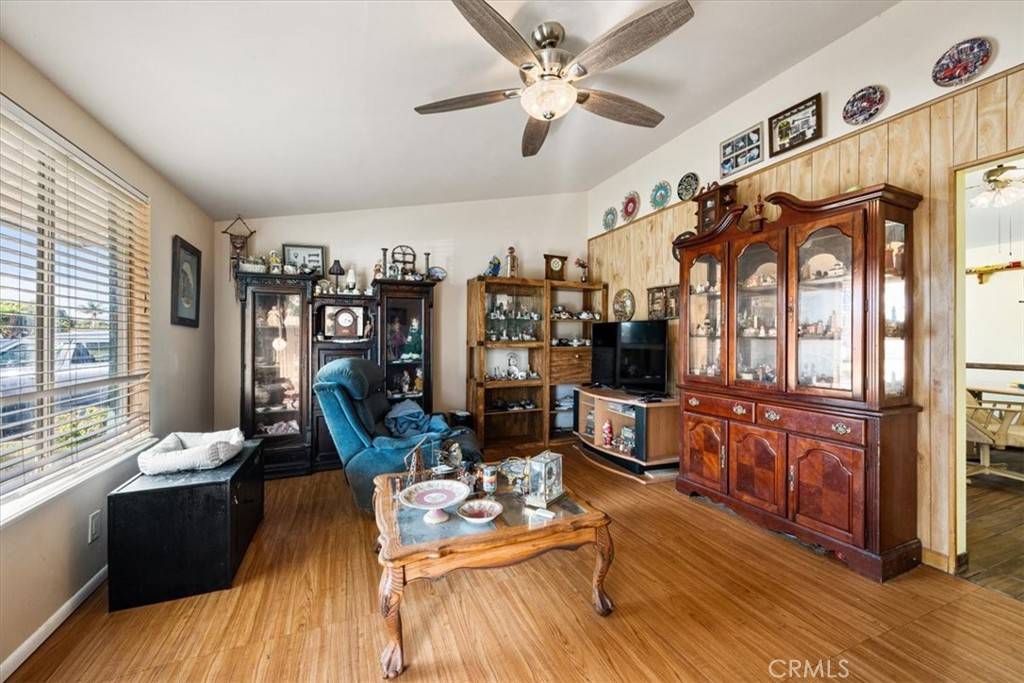 Lompoc, CA 93436,413 E Oak