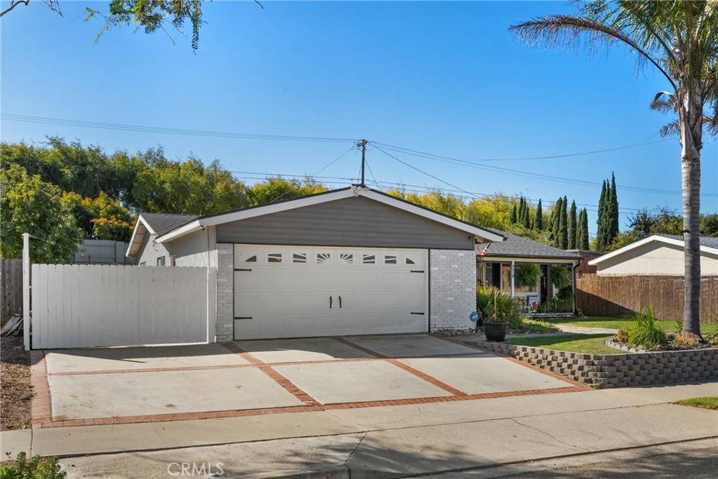 Santa Maria, CA 93455,376 Jullien DR