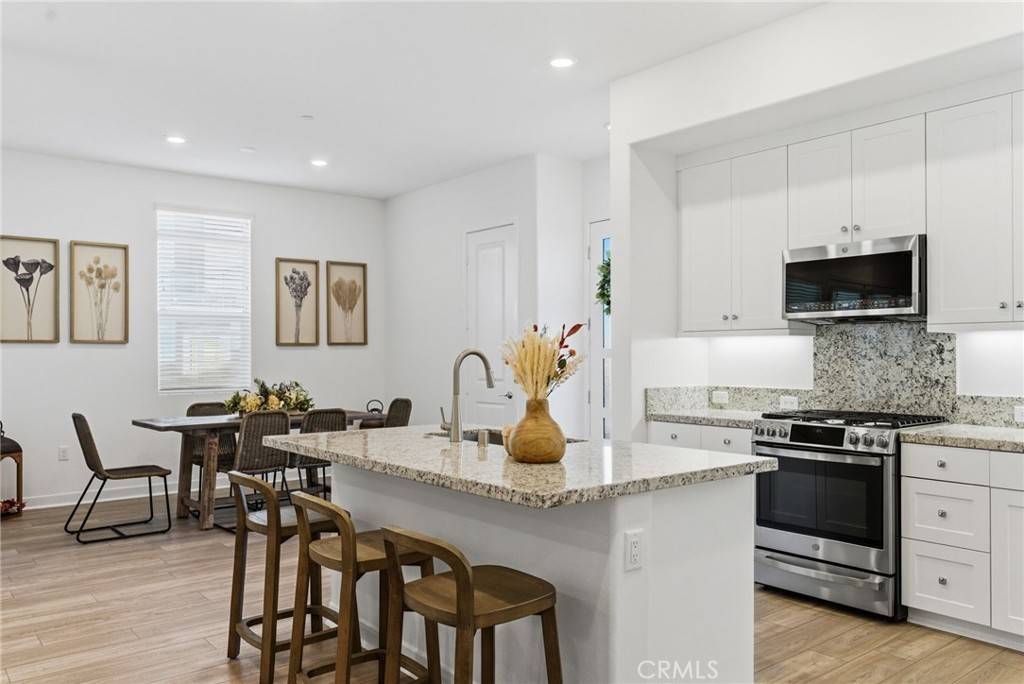 Valencia, CA 91381,27410 N Merlin PL #101