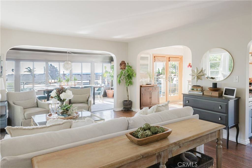 Pismo Beach, CA 93449,960 Tulare