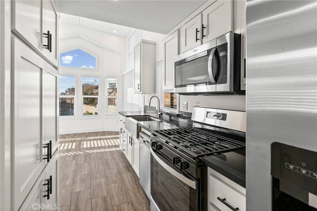 Morro Bay, CA 93442,190 27 Main St #27