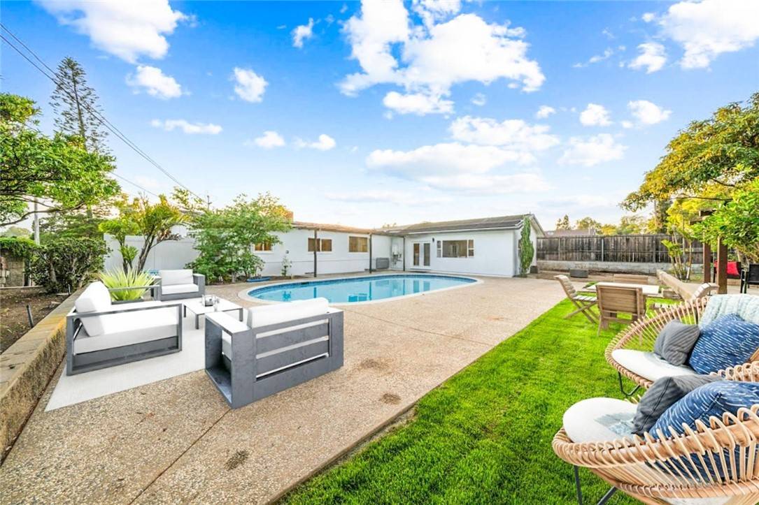 El Cajon, CA 92020,639 Live Oak DR