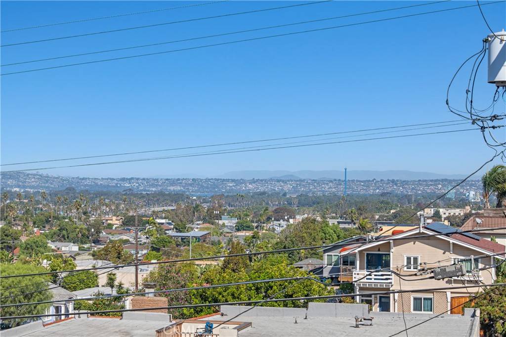 San Diego, CA 92107,4484 Long Branch AVE