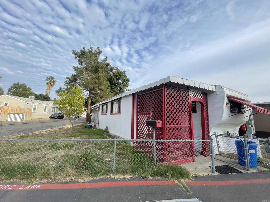 El Cajon, CA 92021,12044 Royal RD #62